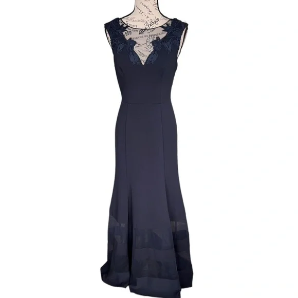 Aidan Mattox Gown - Picture 4 of 12